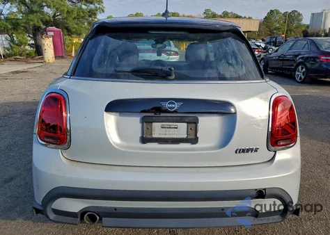 2022 Mini Cooper z USA, uszkodzony, nr VIN WMW33DK06N2R90945